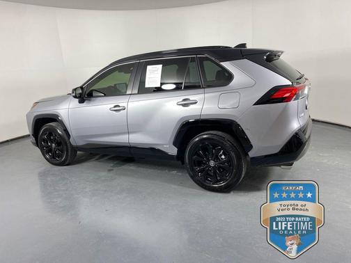 2025 Toyota RAV4 Hybrid SE