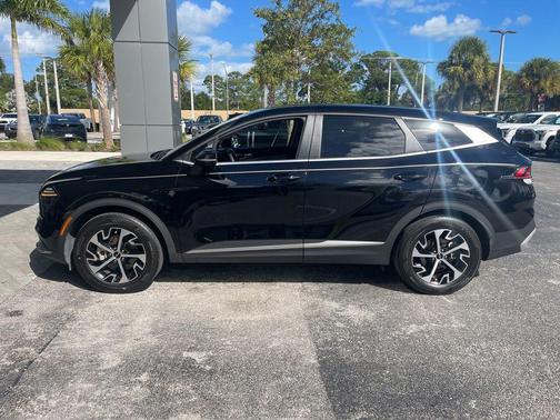 2025 Kia Sportage EX