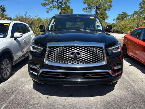 2022 INFINITI QX80 Luxe