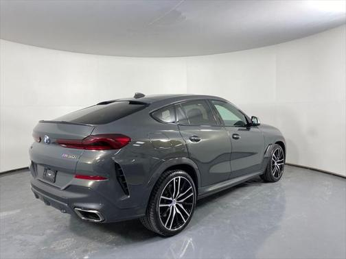 2022 BMW X6 M50i