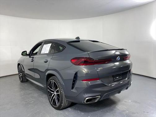 2022 BMW X6 M50i