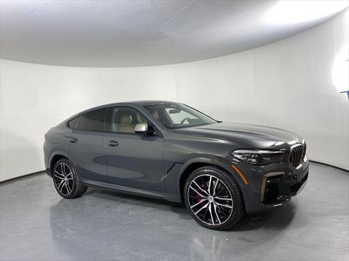 2022 BMW X6 M50i