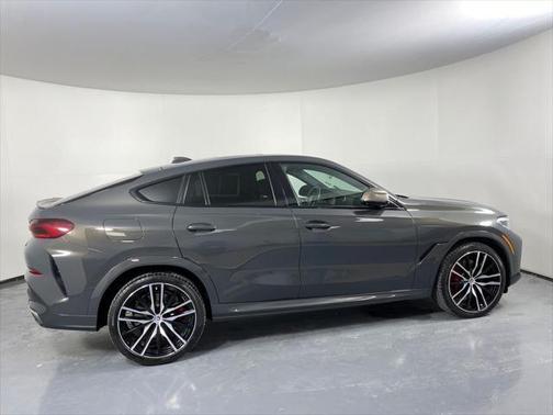 2022 BMW X6 M50i