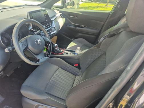 2021 Toyota C-HR XLE