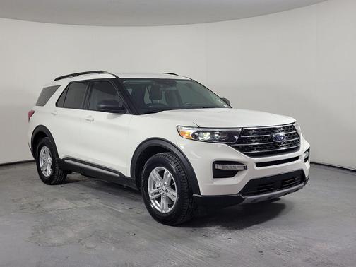 Star White Metallic Tri-Coat 2021 Ford Explorer XLT