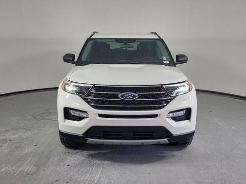 Star White Metallic Tri-Coat 2021 Ford Explorer XLT