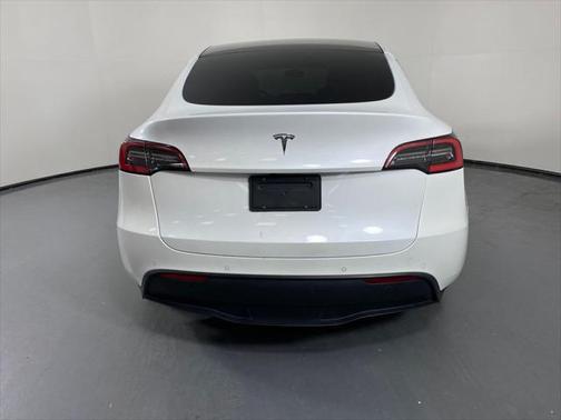 2021 Tesla Model Y Standard Range Rear-Wheel Drive