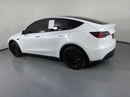 2021 Tesla Model Y Standard Range Rear-Wheel Drive