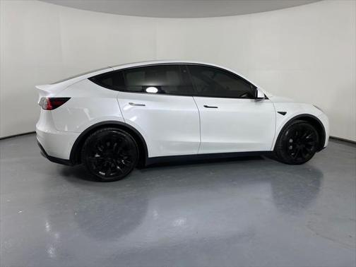 2021 Tesla Model Y Standard Range Rear-Wheel Drive