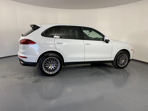 2018 Porsche Cayenne Platinum Edition