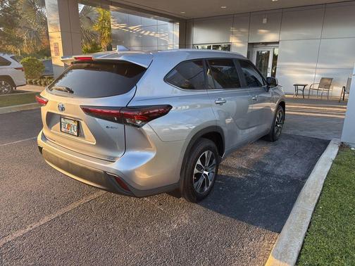 2025 Toyota Highlander Hybrid XLE