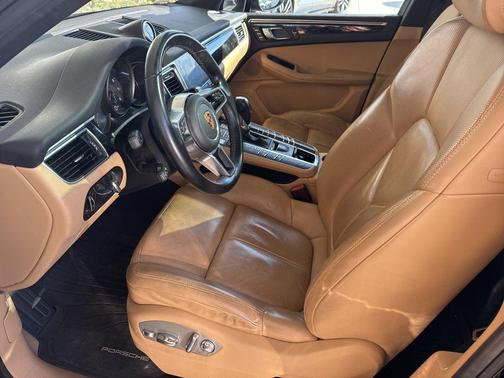 2018 Porsche Macan Base