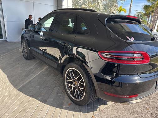 2018 Porsche Macan Base