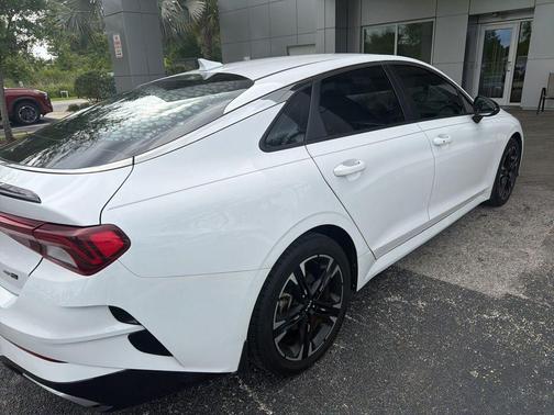 Glacial White Pearl 2022 Kia K5 GT-Line