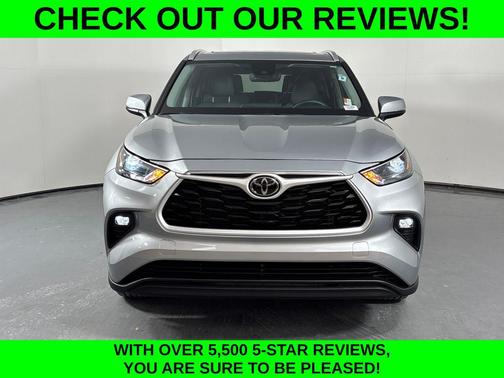 Celestial Silver Metallic 2024 Toyota Highlander XLE