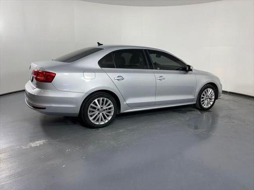 2015 Volkswagen Jetta Auto SE w/Connectivity/Navigation