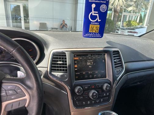 Brilliant Black Crystal Pearlcoat 2016 Jeep Grand Cherokee Limited