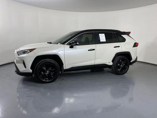 2020 Toyota RAV4 Hybrid SE