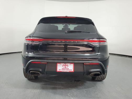 2023 Porsche Macan Base