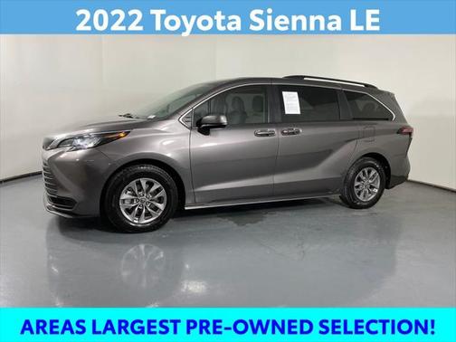 2022 Toyota Sienna LE