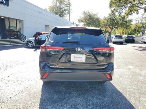 2023 Toyota Highlander Platinum