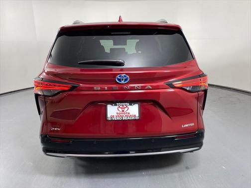 2025 Toyota Sienna Limited 7-Passenger