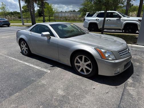 Light Platinum 2004 Cadillac XLR Base