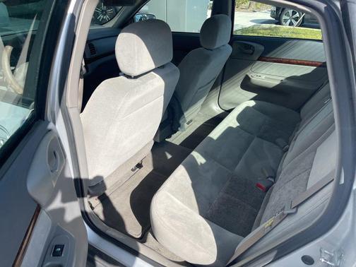 2004 Chevrolet Impala Base