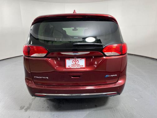 2018 Chrysler Pacifica Hybrid Touring Plus