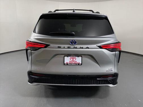2024 Toyota Sienna XSE 7 Passenger