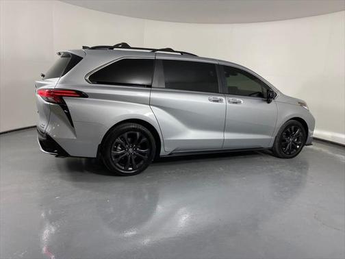 2024 Toyota Sienna XSE 7 Passenger