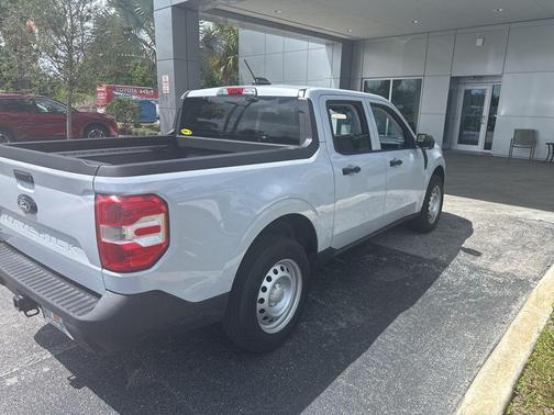 Space White Metallic 2025 Ford Maverick XL