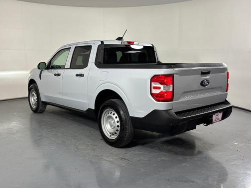 Space White Metallic 2025 Ford Maverick XL