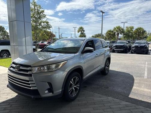 2019 Toyota Highlander LE I4