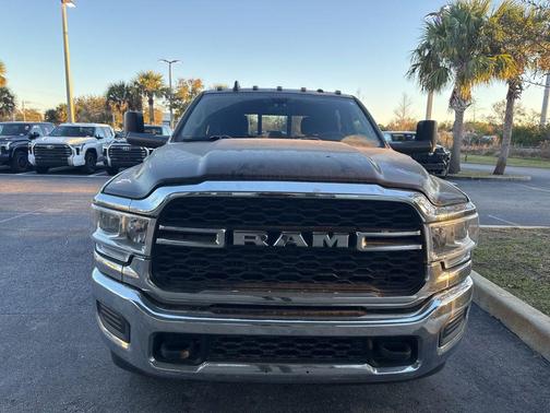 2020 RAM 3500 Tradesman Crew Cab 4x4 8' Box