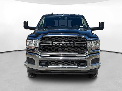 2020 RAM 3500 Tradesman Crew Cab 4x4 8' Box