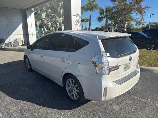 2013 Toyota Prius v Five