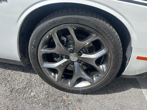 2015 Dodge Challenger R/T Plus