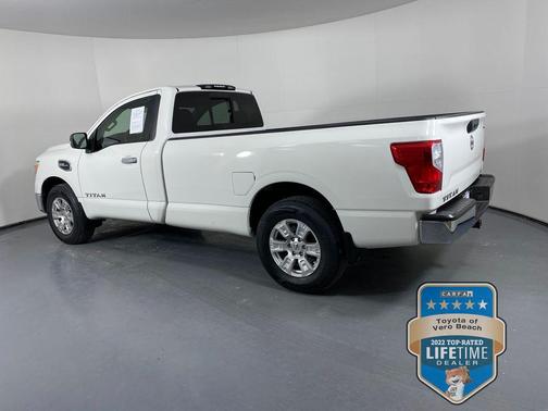 2017 Nissan Titan SV