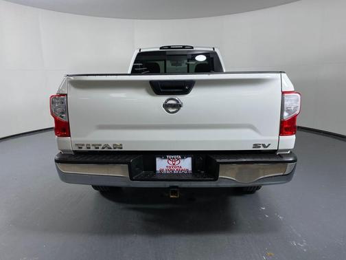 2017 Nissan Titan SV