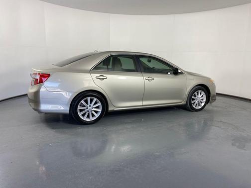 2014 Toyota Camry Hybrid XLE