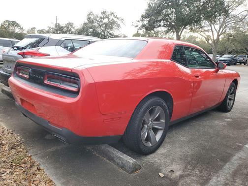 2015 Dodge Challenger SXT