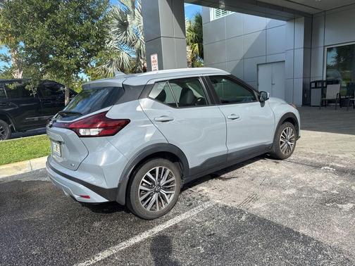 2022 Nissan Kicks SV