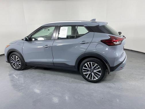 2022 Nissan Kicks SV