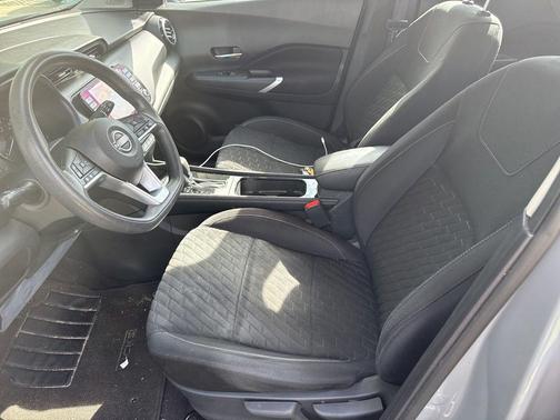 2022 Nissan Kicks SV