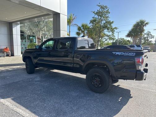 Midnight Black Metallic 2022 Toyota Tacoma TRD Off Road