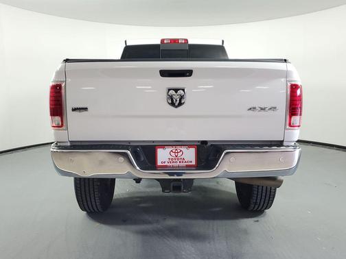 2017 RAM 3500 Laramie Crew Cab 4x4 6'4' Box