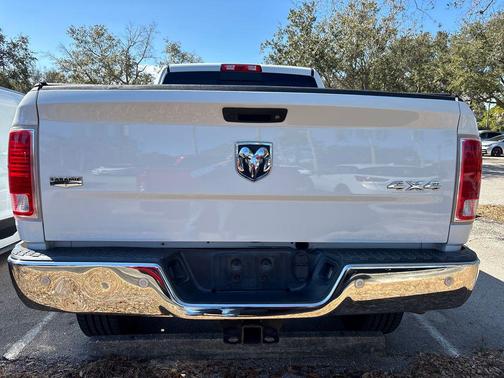 2017 RAM 3500 Laramie Crew Cab 4x4 6'4' Box