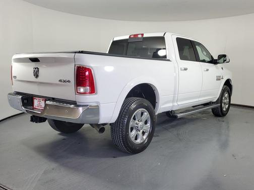 2017 RAM 3500 Laramie Crew Cab 4x4 6'4' Box