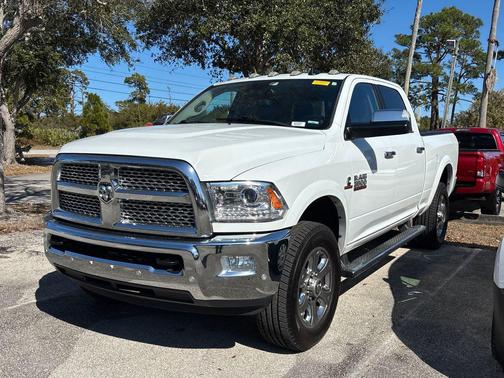 2017 RAM 3500 Laramie Crew Cab 4x4 6'4' Box